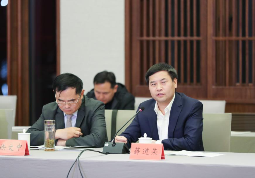 北京異地高考新規(guī)定下的獨特小巷探秘，遇見一家特色小店